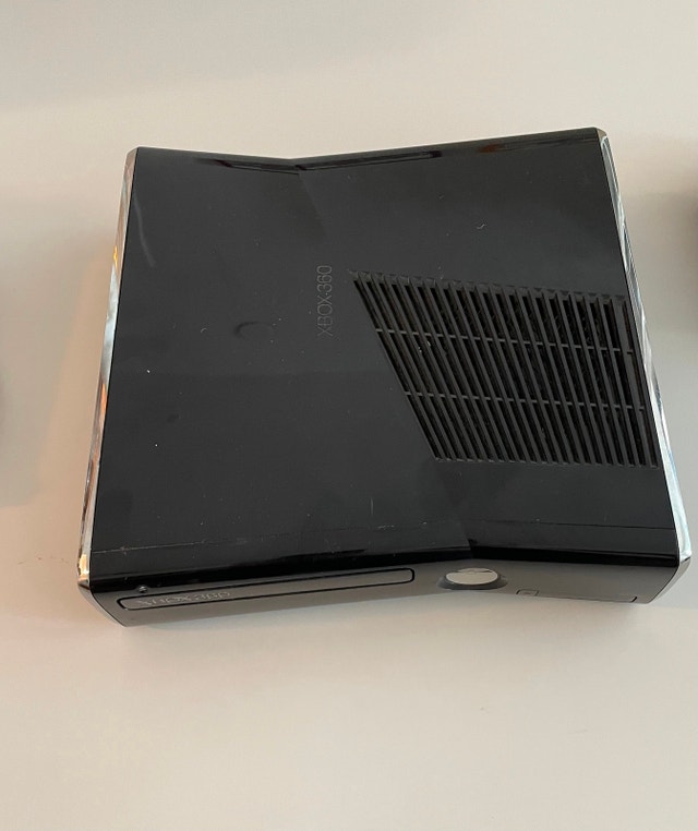 Microsoft Xbox 360 Console Bundle - photo 3