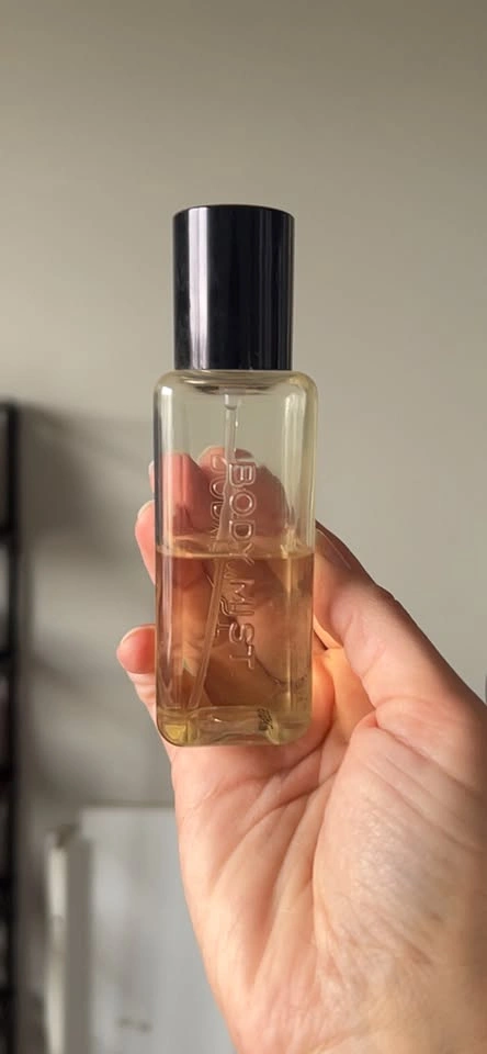 Victoria's Secret Scandalous Fragrance Mist - photo 2