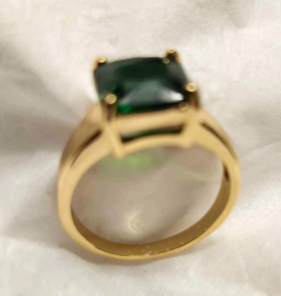 Faux Emerald Solitaire Ring 10k Plated Size 10