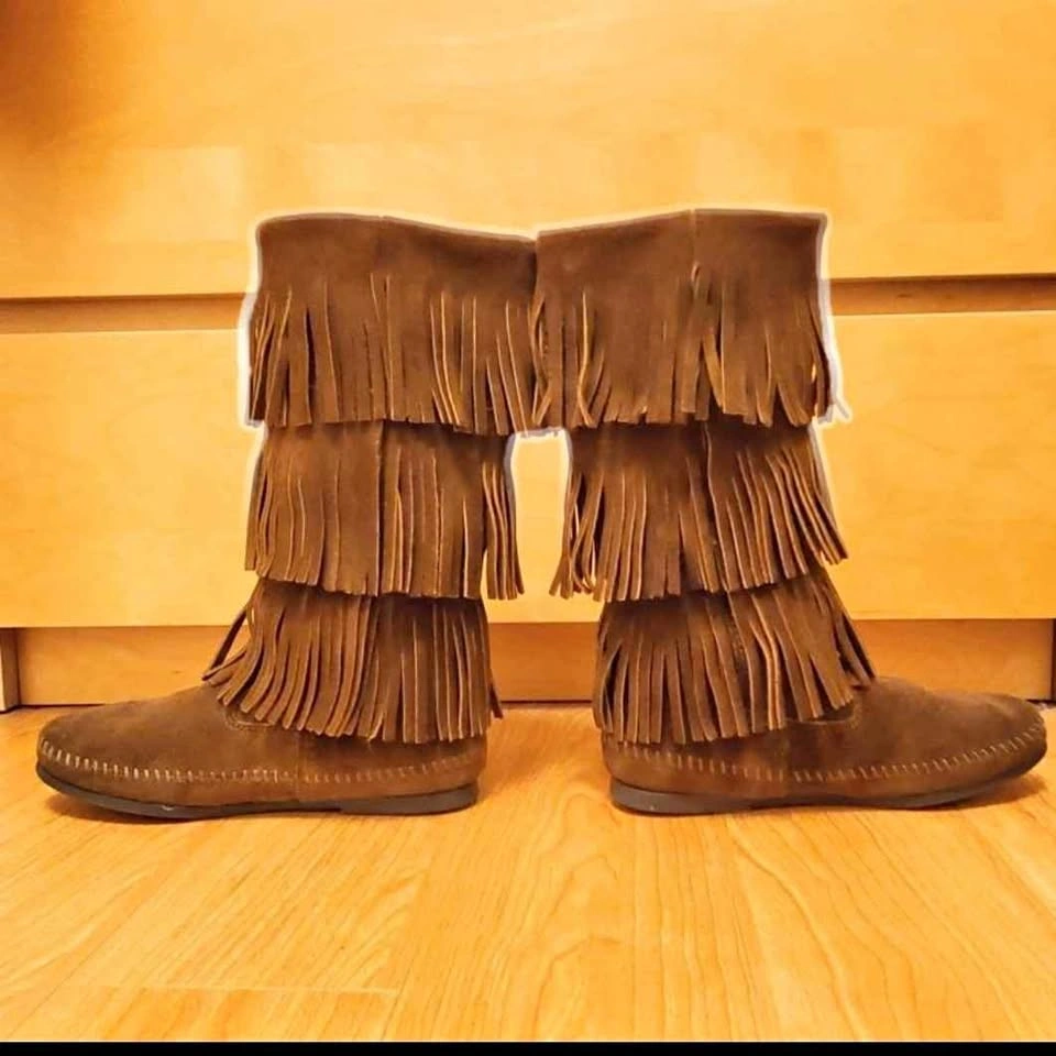 Minnetonka 3-Layer Fringe Boots - G