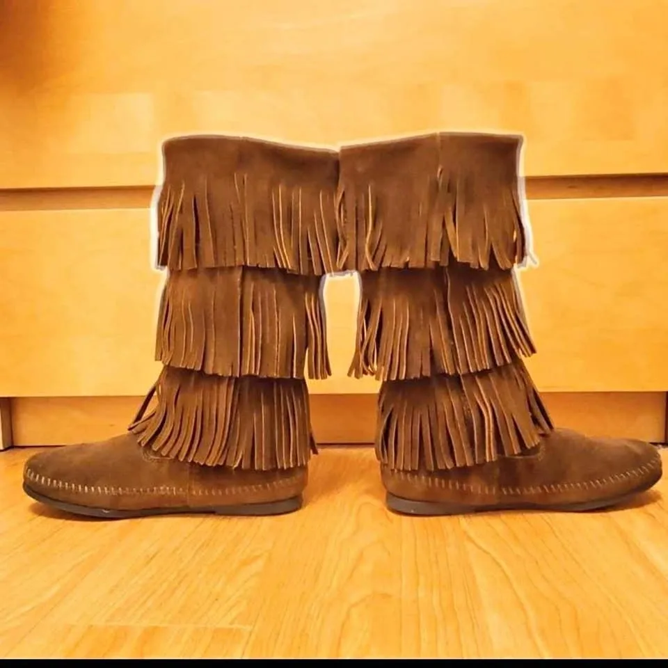 Minnetonka 3-Layer Fringe Boots - G