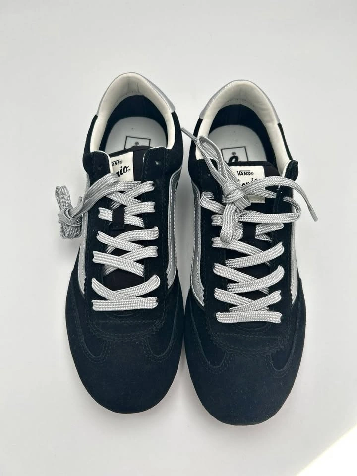Vans Black/Silver Gum Sole Sneakers – Men's Size 10