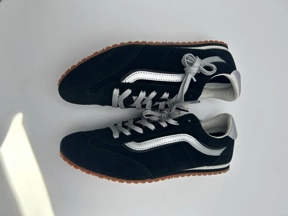 Vans Black/Silver Gum Sole Sneakers – Men's Size 10 - photo 3