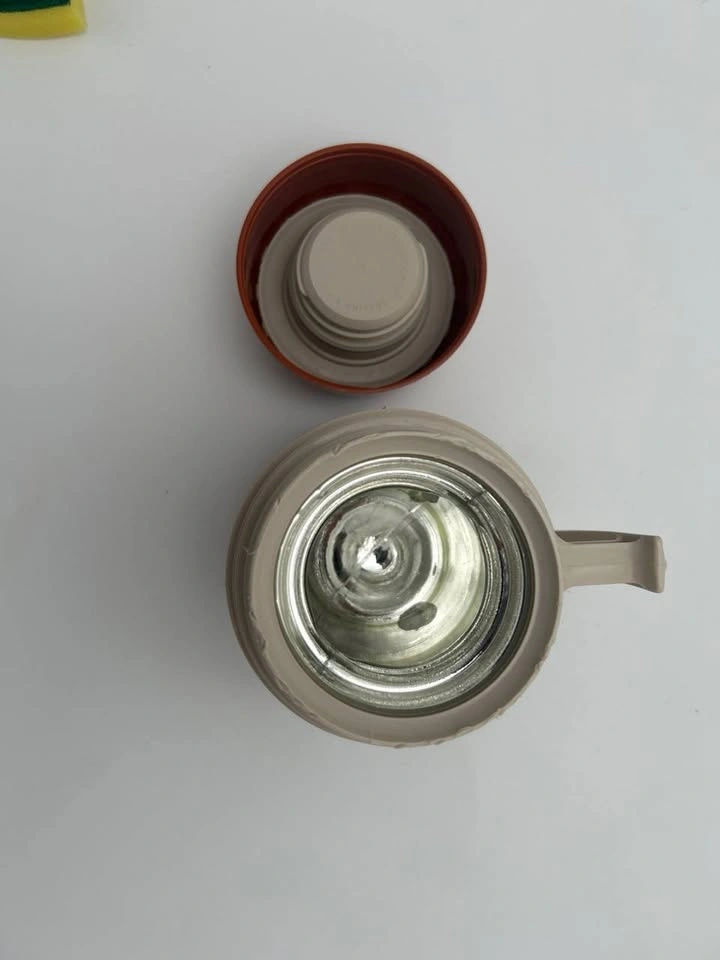 Vintage 1970s Thermos Model 6002 10oz – Made in Canada - photo 3