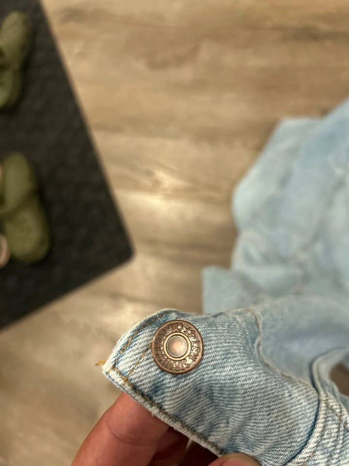 Levi’s Women’s XL Denim Jumpsuit – Light Wash - photo 2