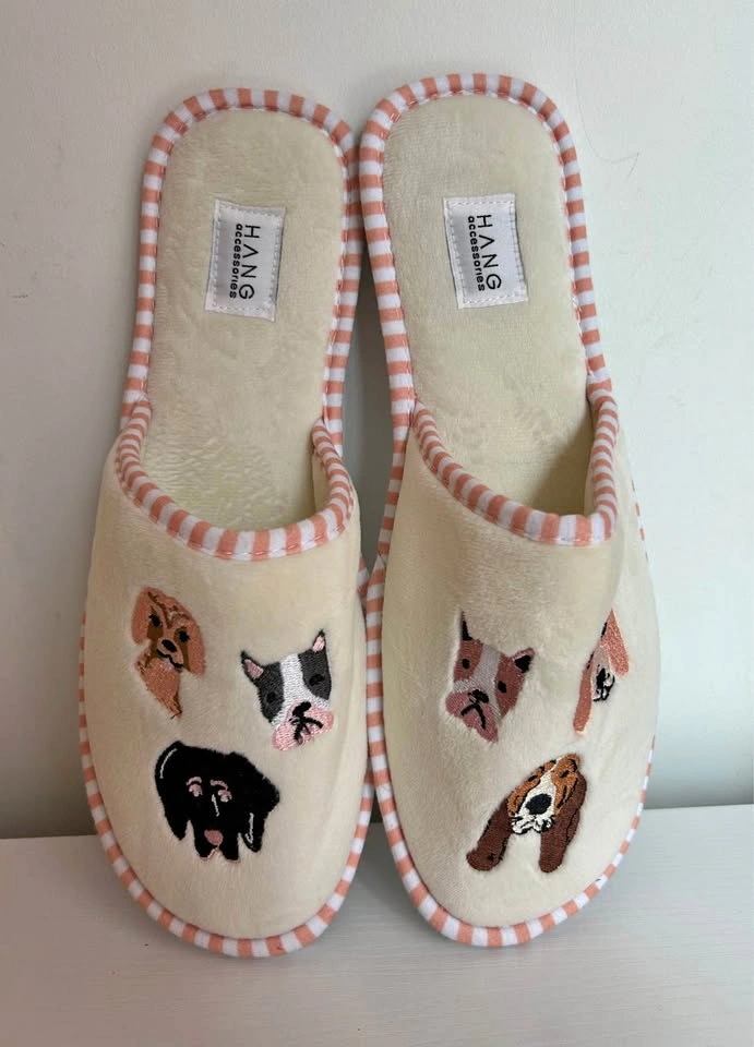 Puppy Dog Print Foldable Travel Slippers + Pouch size 10/11