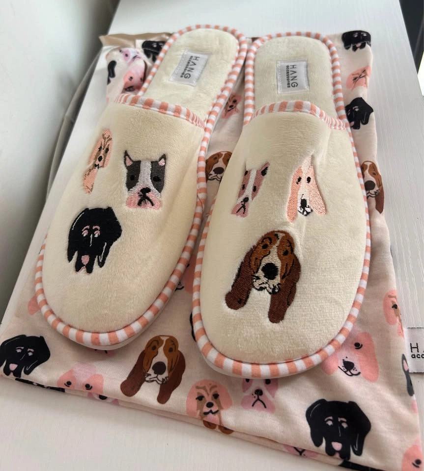 Puppy Dog Print Foldable Travel Slippers + Pouch size 10/11 - photo 2