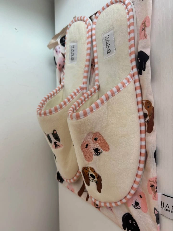 Puppy Dog Print Foldable Travel Slippers + Pouch size 10/11 - photo 3