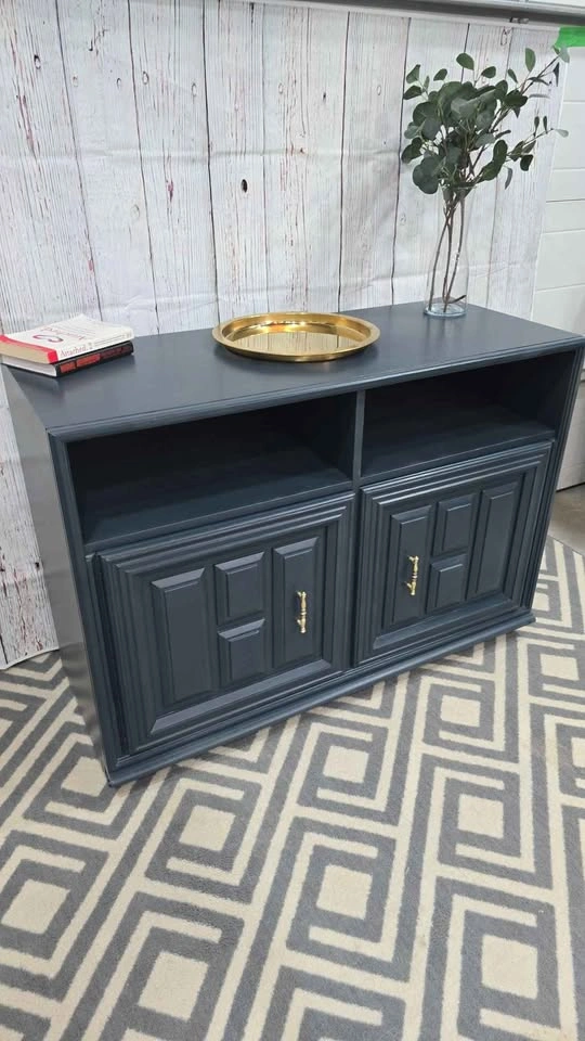Beautifully Refinished Vintage Sideboard / Buffet Cabin - photo 2