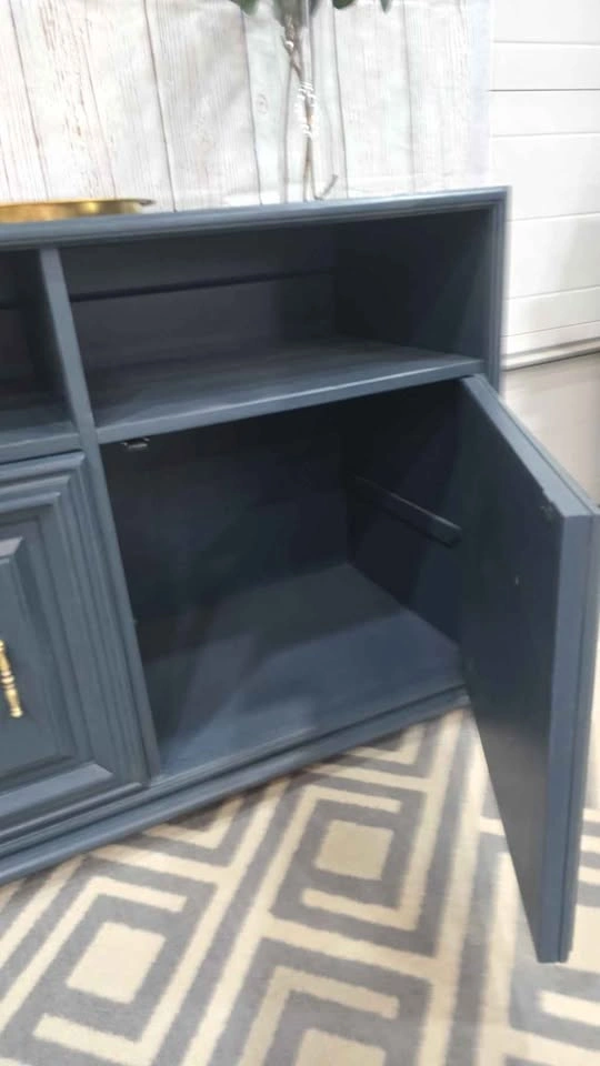 Beautifully Refinished Vintage Sideboard / Buffet Cabin - photo 3