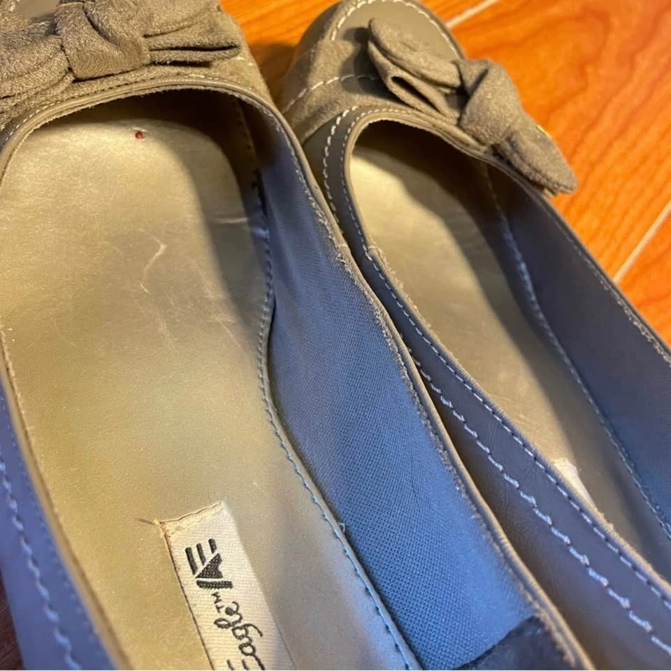 Size 9 American Eagle Wedge Heels with Bow Detail - photo 4