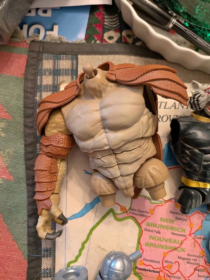 Assorted Marvel Legends Build-a-Figure parts