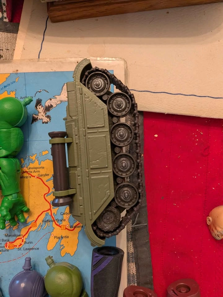 Assorted Marvel Legends Build-a-Figure parts - photo 5