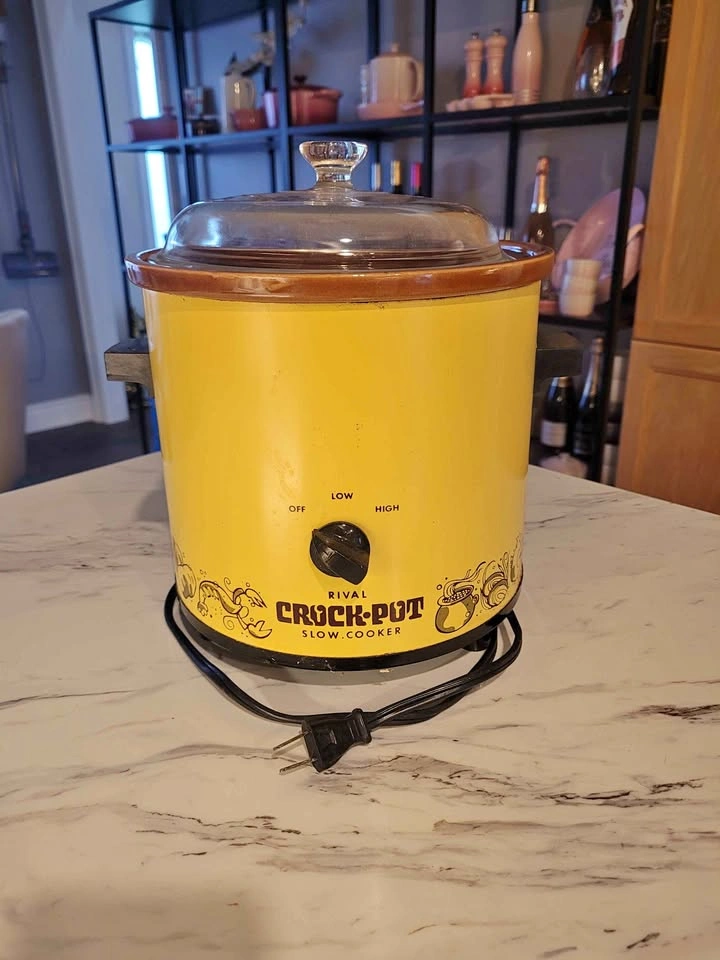 Vintage 1970's Rival Crock-Pot Slow Cooker in Harvest Gold