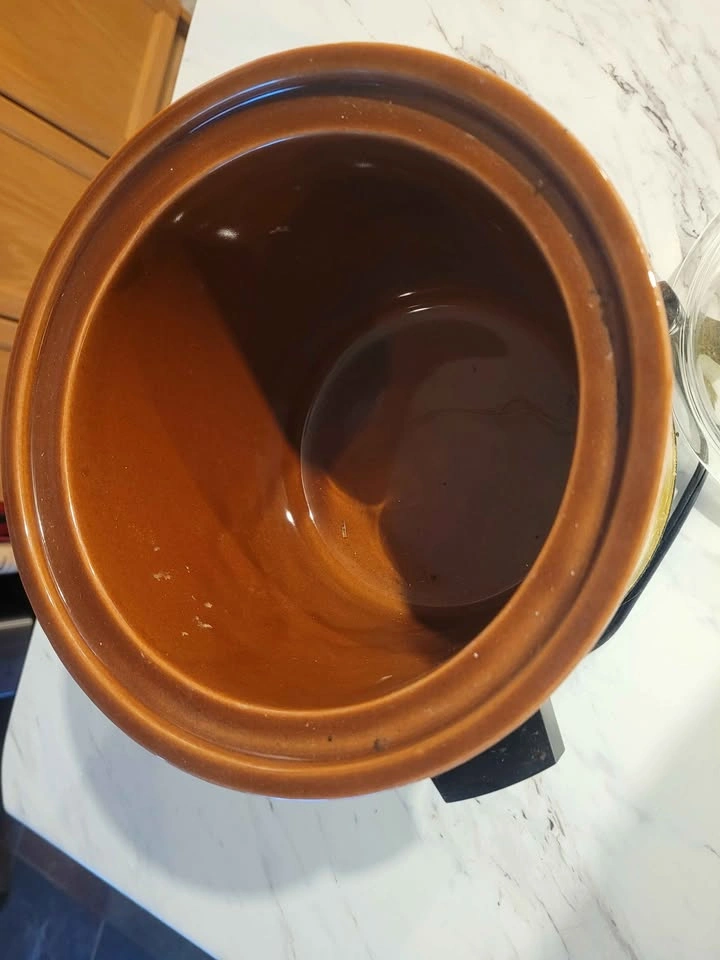 Vintage 1970's Rival Crock-Pot Slow Cooker in Harvest Gold - photo 3