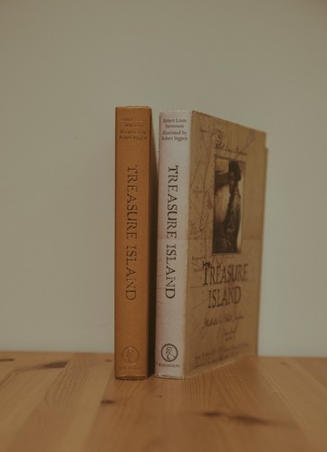 Treasure Island HC Illustrated by Robert Ingpen Blue Heron Books - photo 3