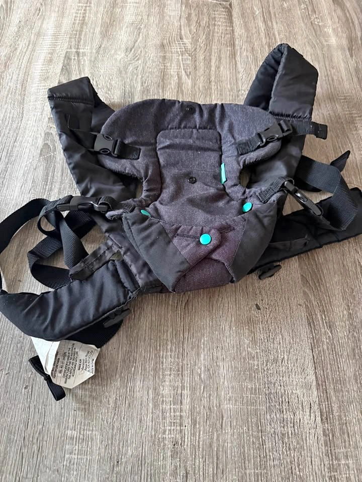 Infantino Flip 4-in-1 Convertible Carrier