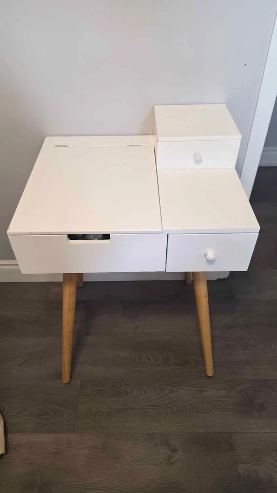 White Flip-Top Vanity Desk with Wooden Legs - photo 3