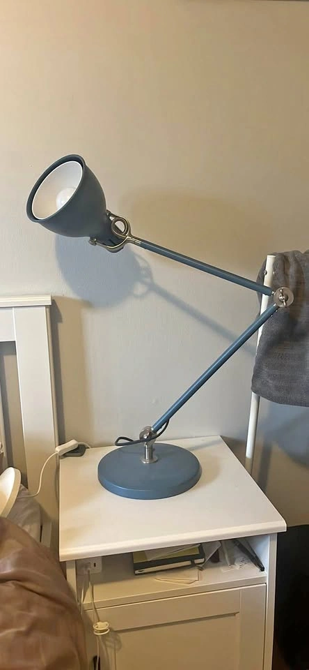 Desk lamp
