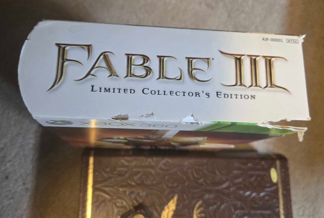 Xbox 360 Fable II Limited Collector's Edition - No Game - photo 2
