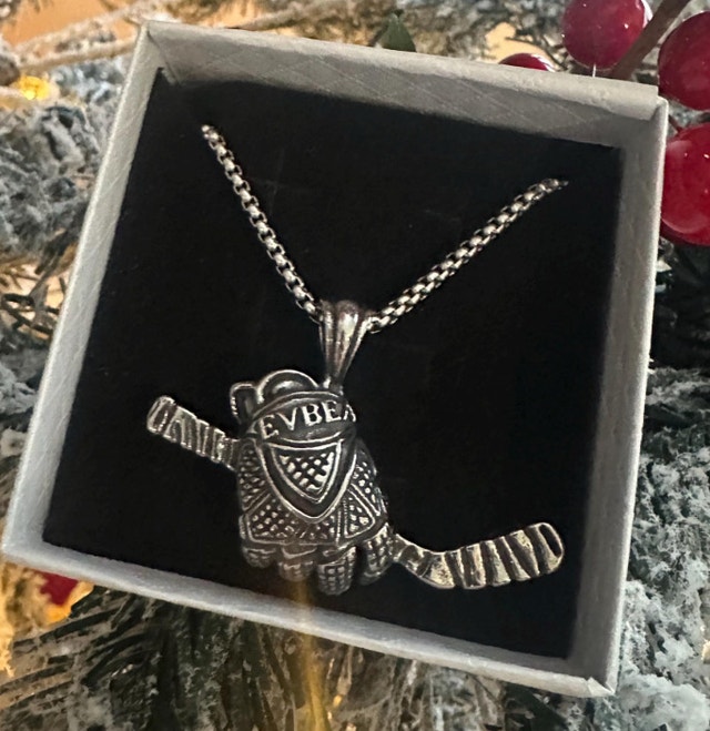 Unique Hockey Glove Necklace - photo 2