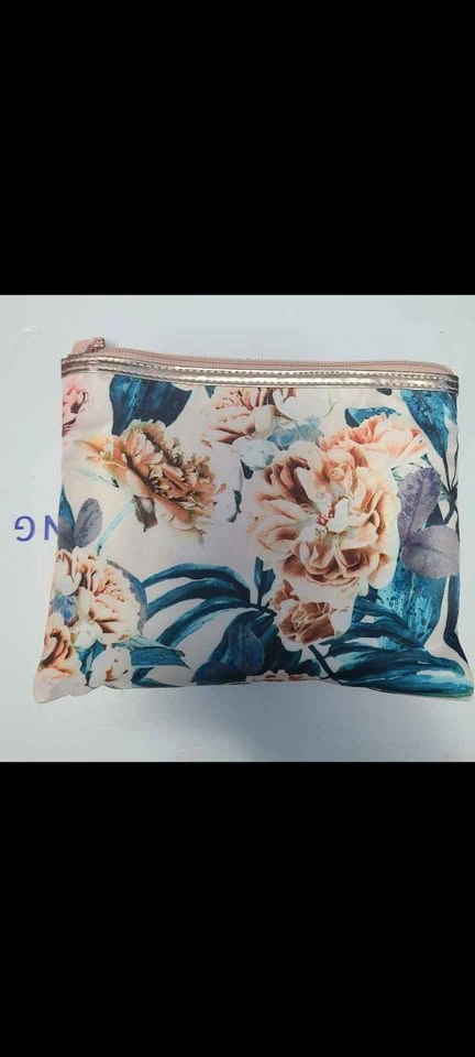 Primark 3-Piece Floral and Metallic Cosmetic Bag Set - photo 3