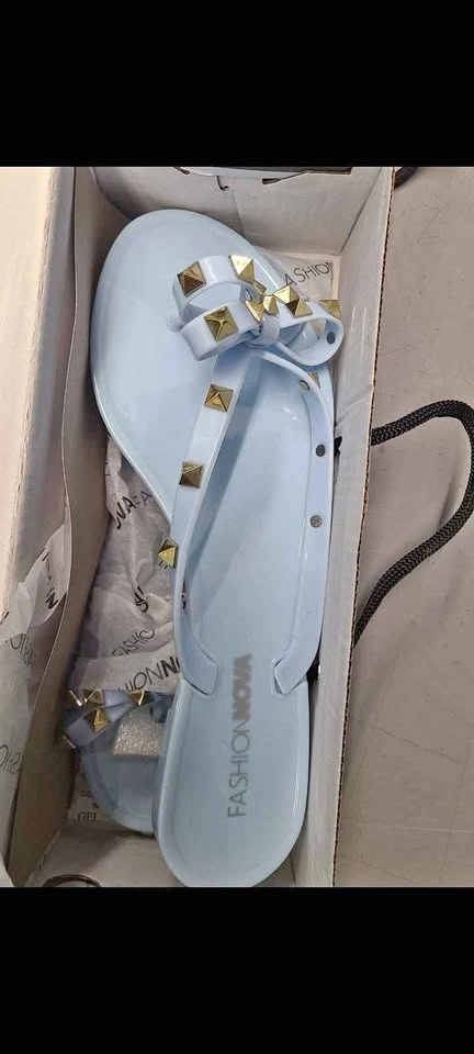 Fashion Nova Jumping To Conclusions Flat Sandals Size 8
