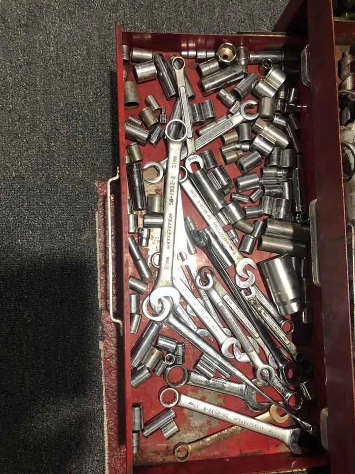 toolbox with assorted tools - photo 4