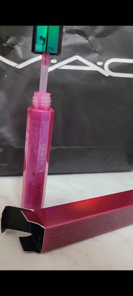 Fenty Beauty Cosmic Gloss Lip Glitter - Plutonic Relationship - photo 4