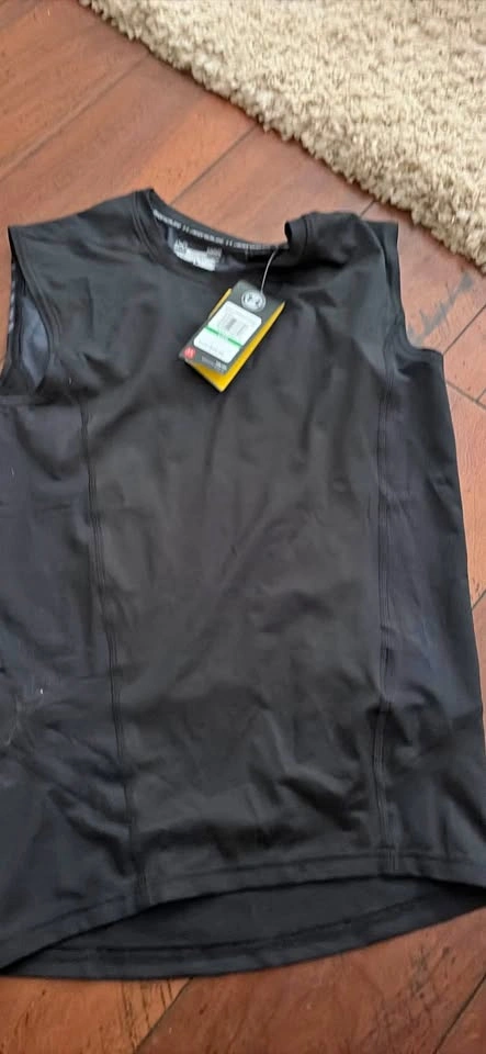Under Armour sleeveless compression men’s lg heat gear