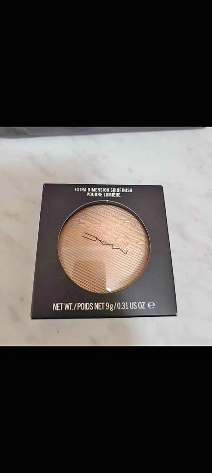 MAC Extra Dimension Skinfinish - Oh, Darling
