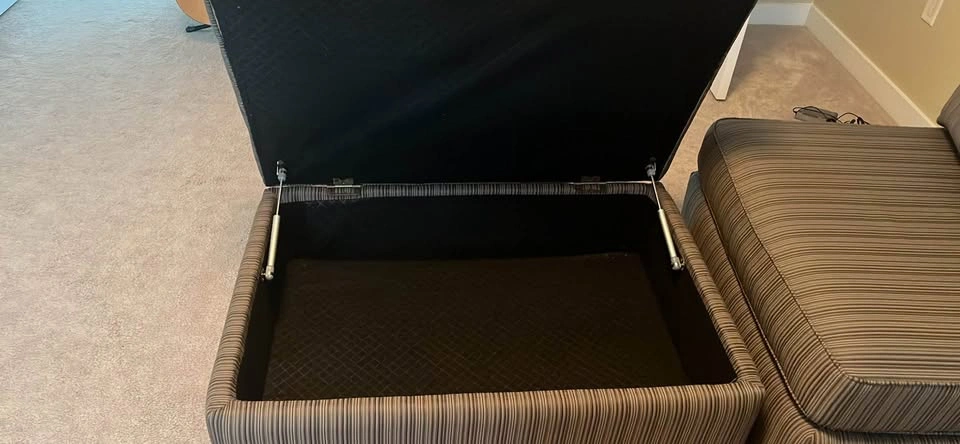 Chair & Ottoman - photo 3