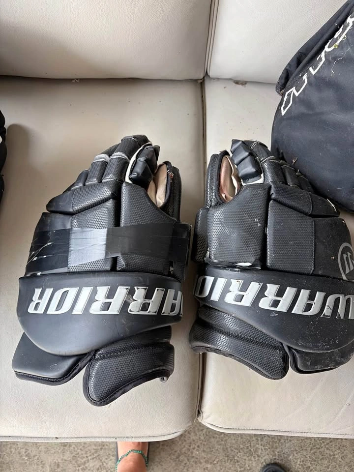 Warrior Box Lacrosse Goalie Gloves size 14