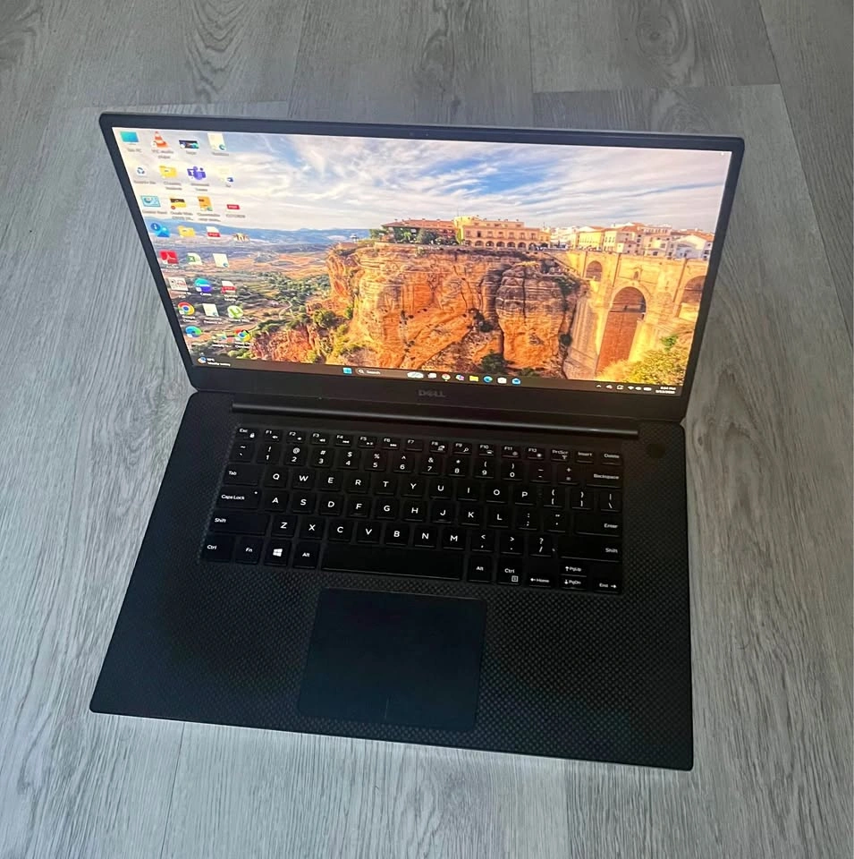 Dell XPS 15 9570 Laptop