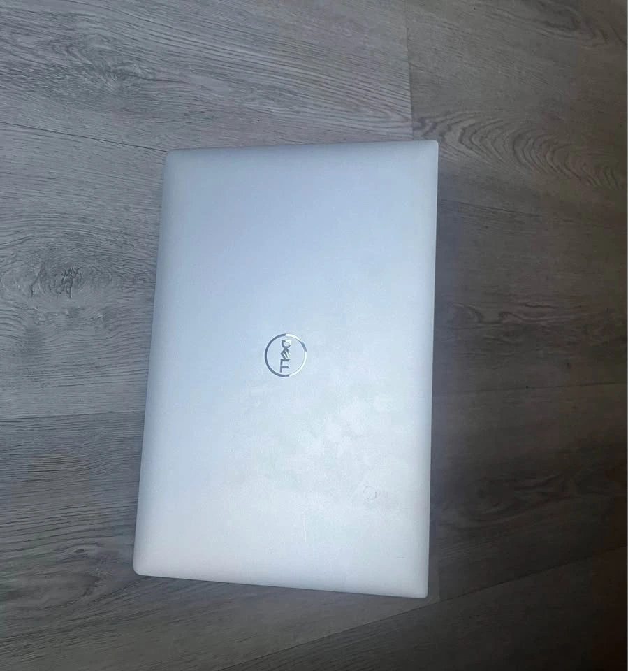 Dell XPS 15 9570 Laptop - photo 3