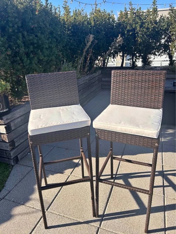 HIGH TOP Patio Chairs – Wicker Bar Height