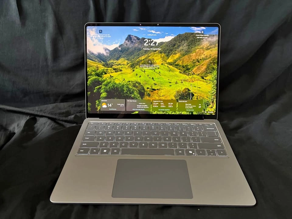Microsoft Surface Laptop 13.8" Touchscreen Copilot+ PC