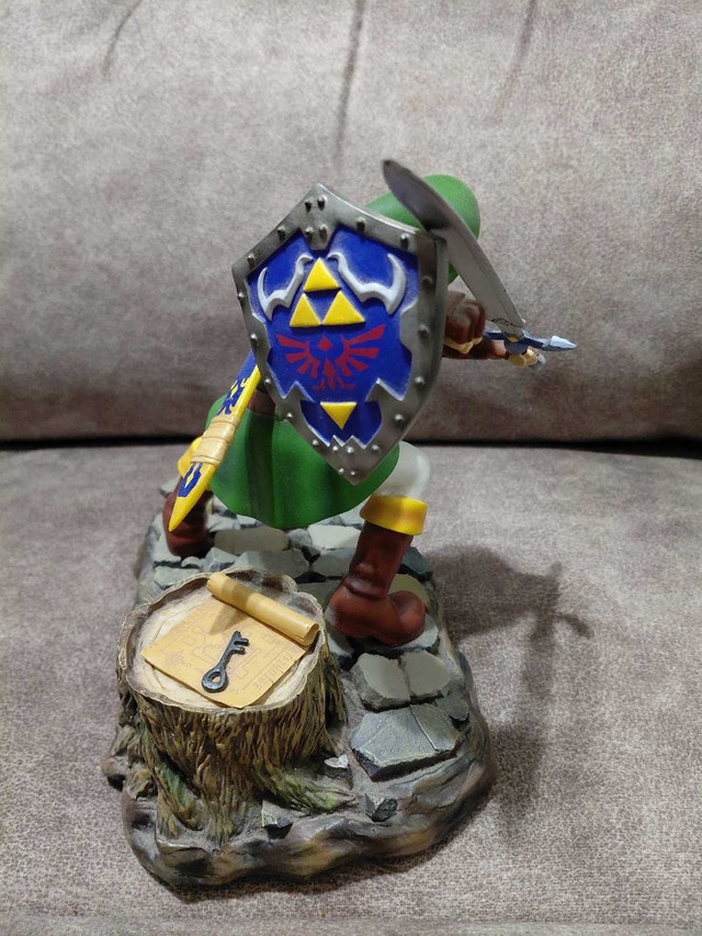 First 4 Figures Ocarina of Time Link Statue - photo 3