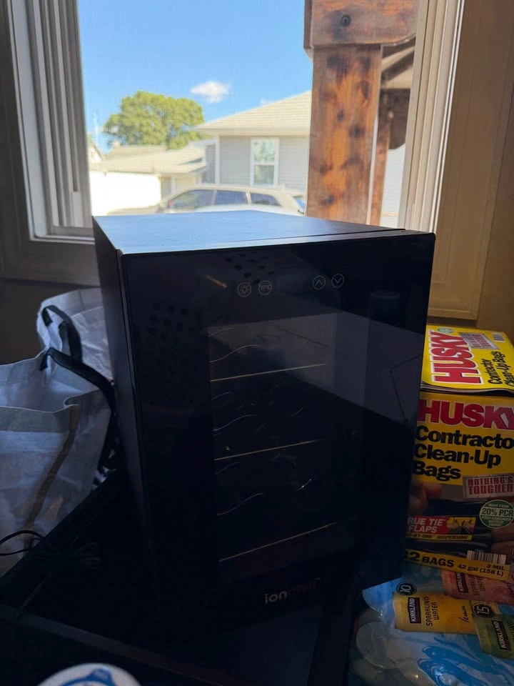 ION CHILL 6 BOTTLE WINE COOLER - photo 5