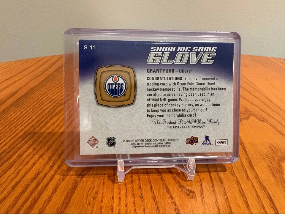 Grant Fuhr show me some glove jersey patch - photo 2