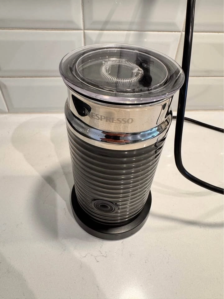 Nespresso Aeroccino 3 automatic milk frother in black - photo 2