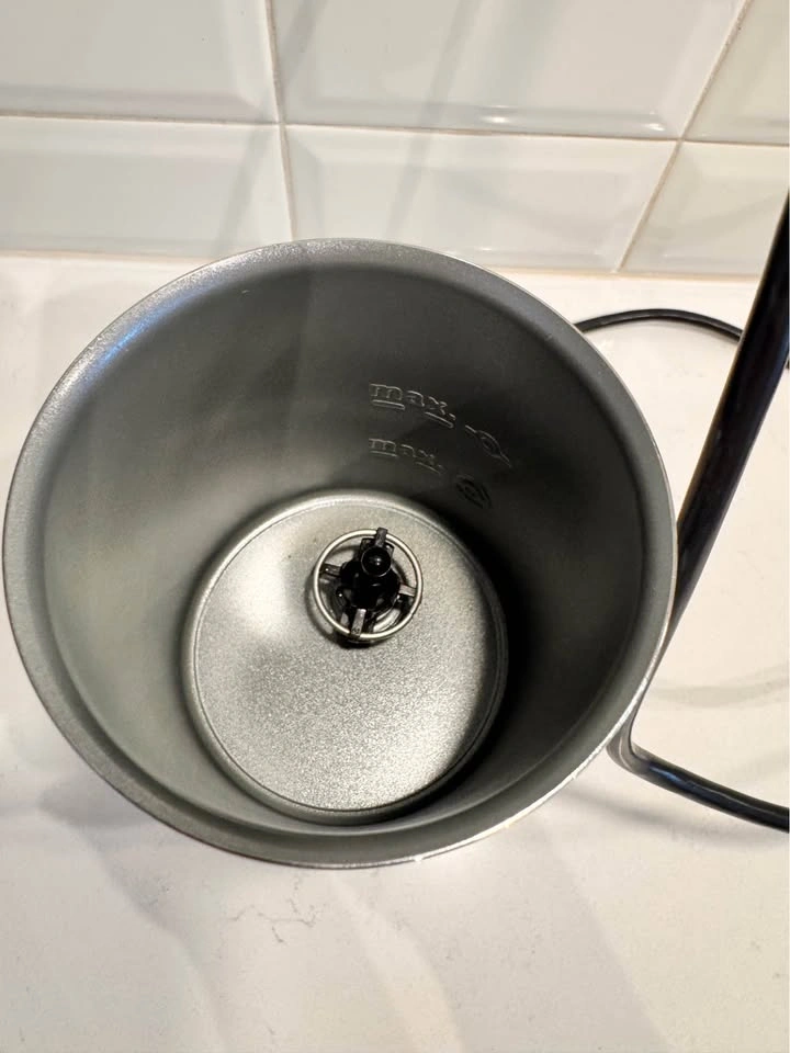 Nespresso Aeroccino 3 automatic milk frother in black - photo 4