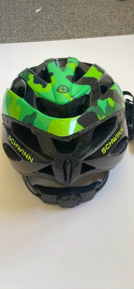Schwinn Thrasher Kids helmet - photo 3