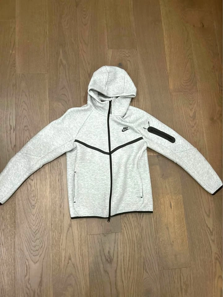Xsmall - small nike tech fleece