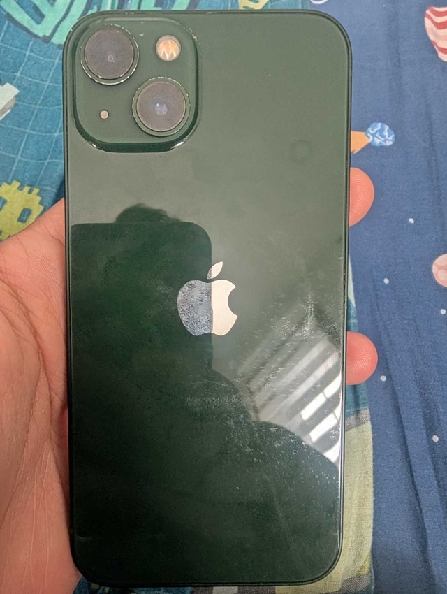 iPhone 13 - 128gb - 100% battery health - photo 3