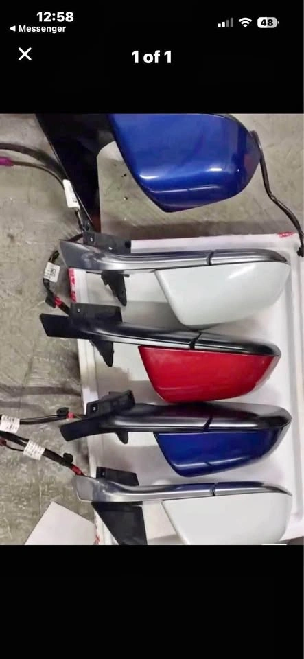 Like new Tesla m3/model Y side mirror