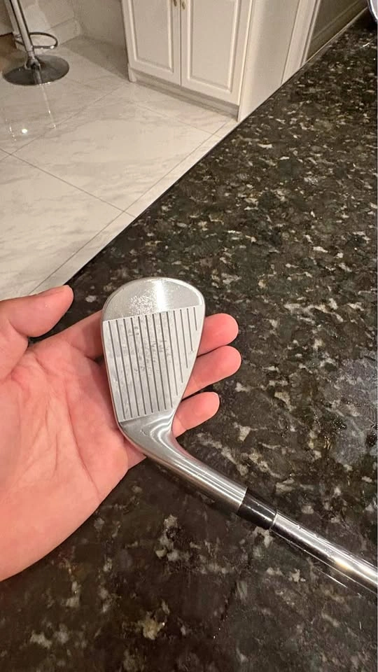 Titleist 620MB 8 iron