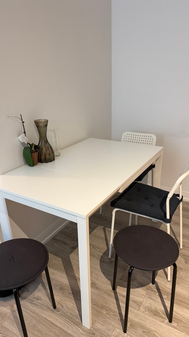 IKEA VIHALS Extendable Table - photo 2