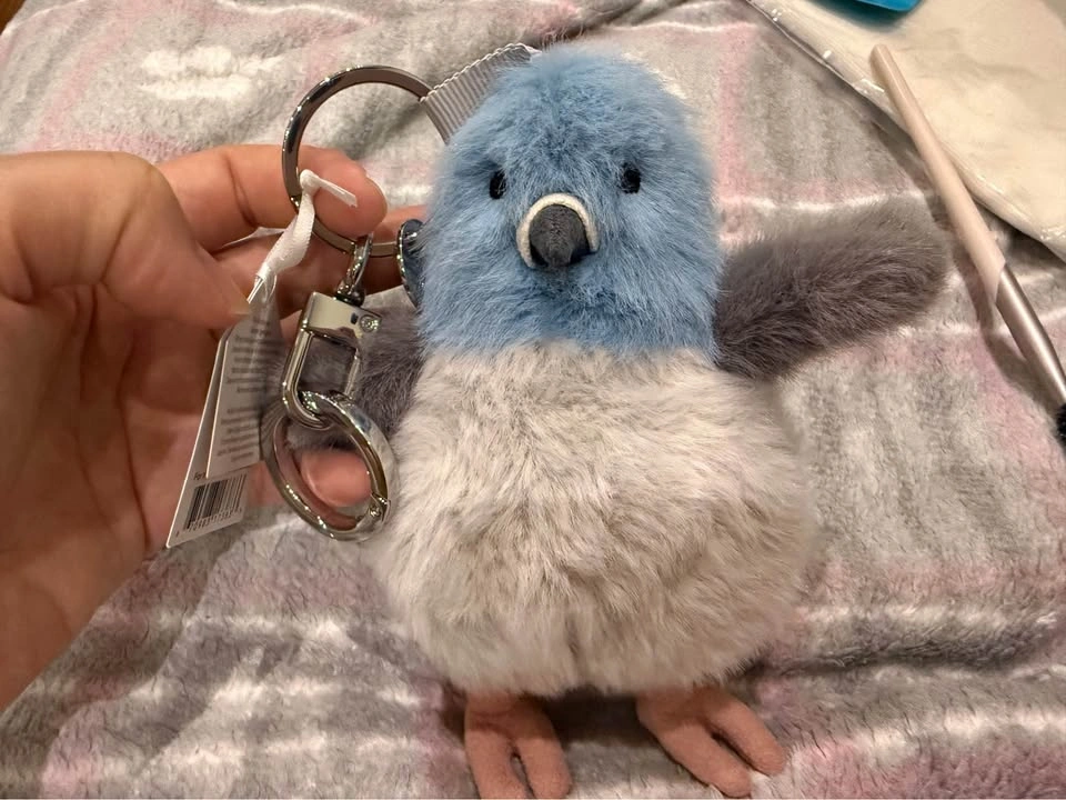 Jellycat Stratton Pigeon Bag Charm FAO Schwarz exclusive - photo 2