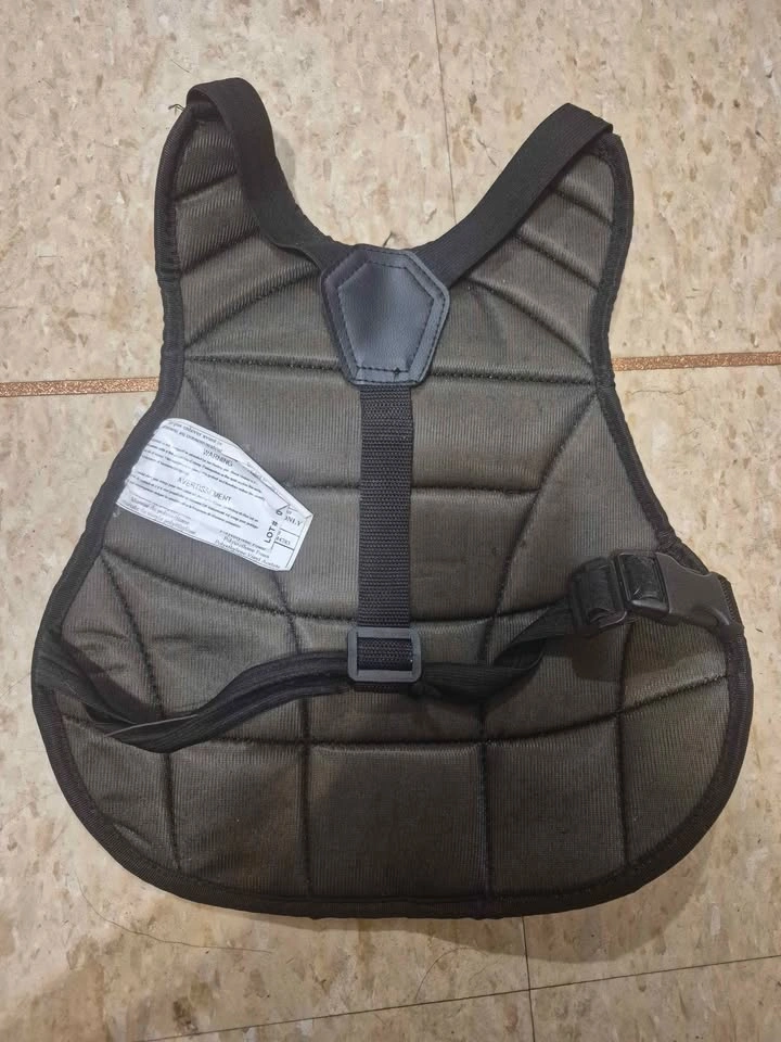 Vaughn Youth/Junior Street Hockey Goalie Chest Protector and Leg - photo 3